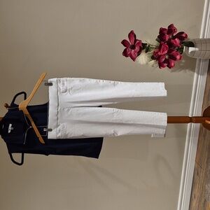 BRIGGS ladies Capri pants in white, 4 pockets, pull on, high rise, Size 6